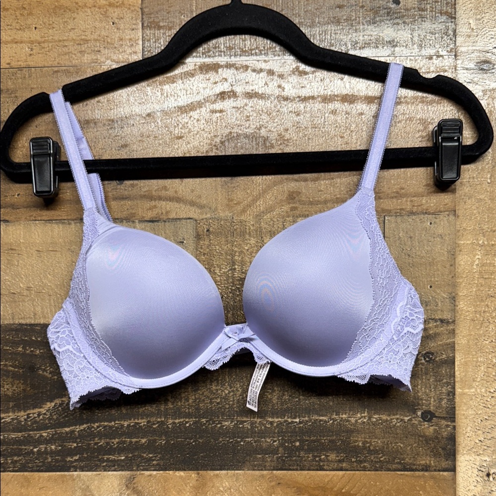 Victoria's Secret Push Up Elegant Lavender Lace Bra Women's Size 34C